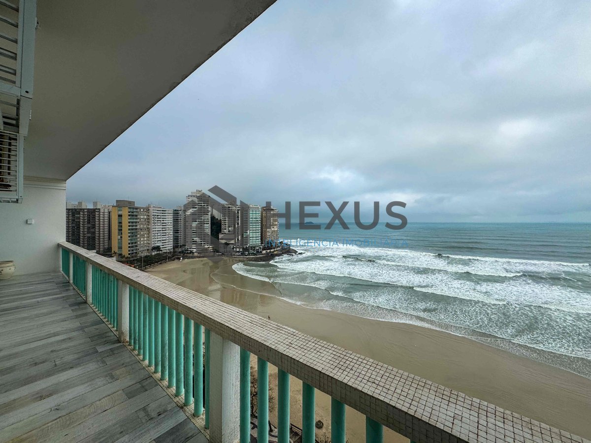 Foto 16 de Apartamento frente mar com varanda e vista mar na Praia das Pitangueiras, Guaruja