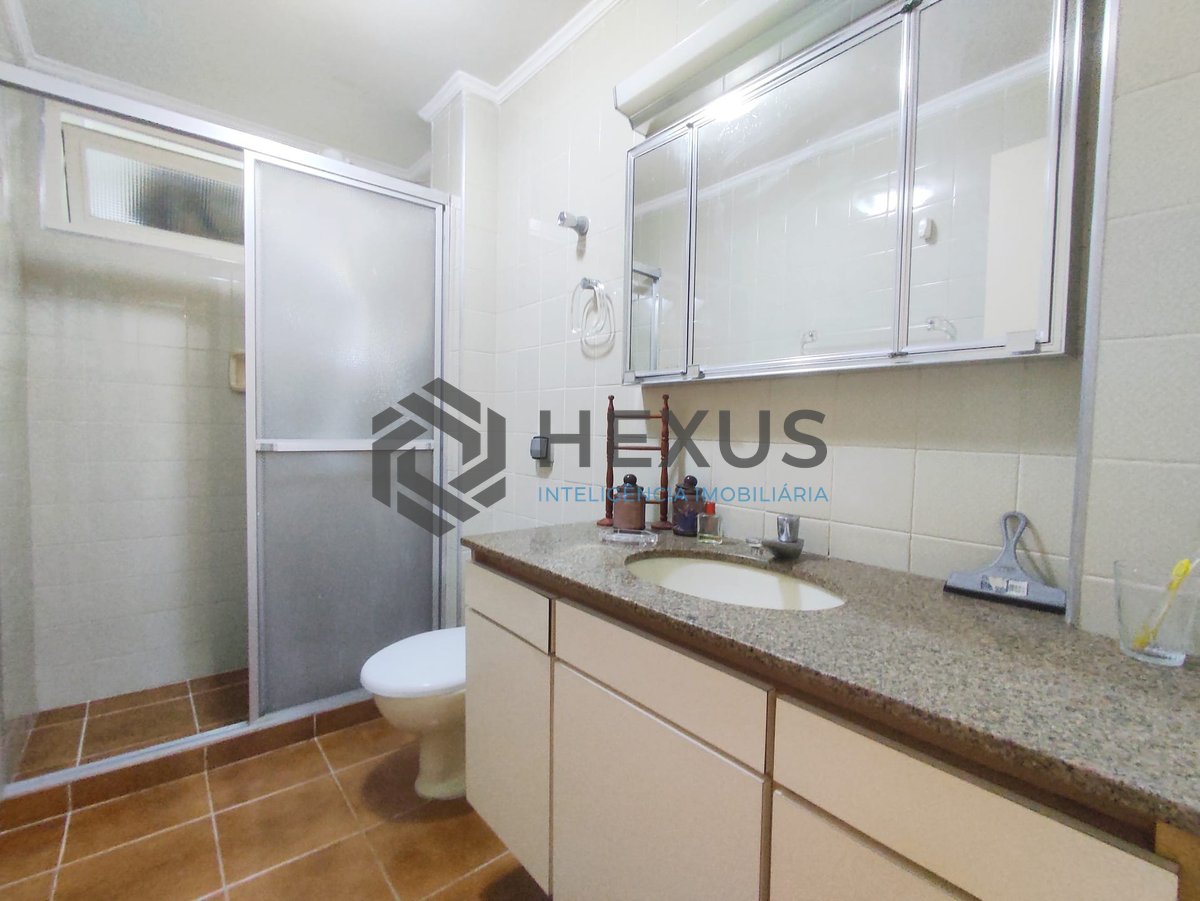 Foto 10 de Apartamento mobiliado a duas quadras da Praia das Pitangueiras, Guaruja