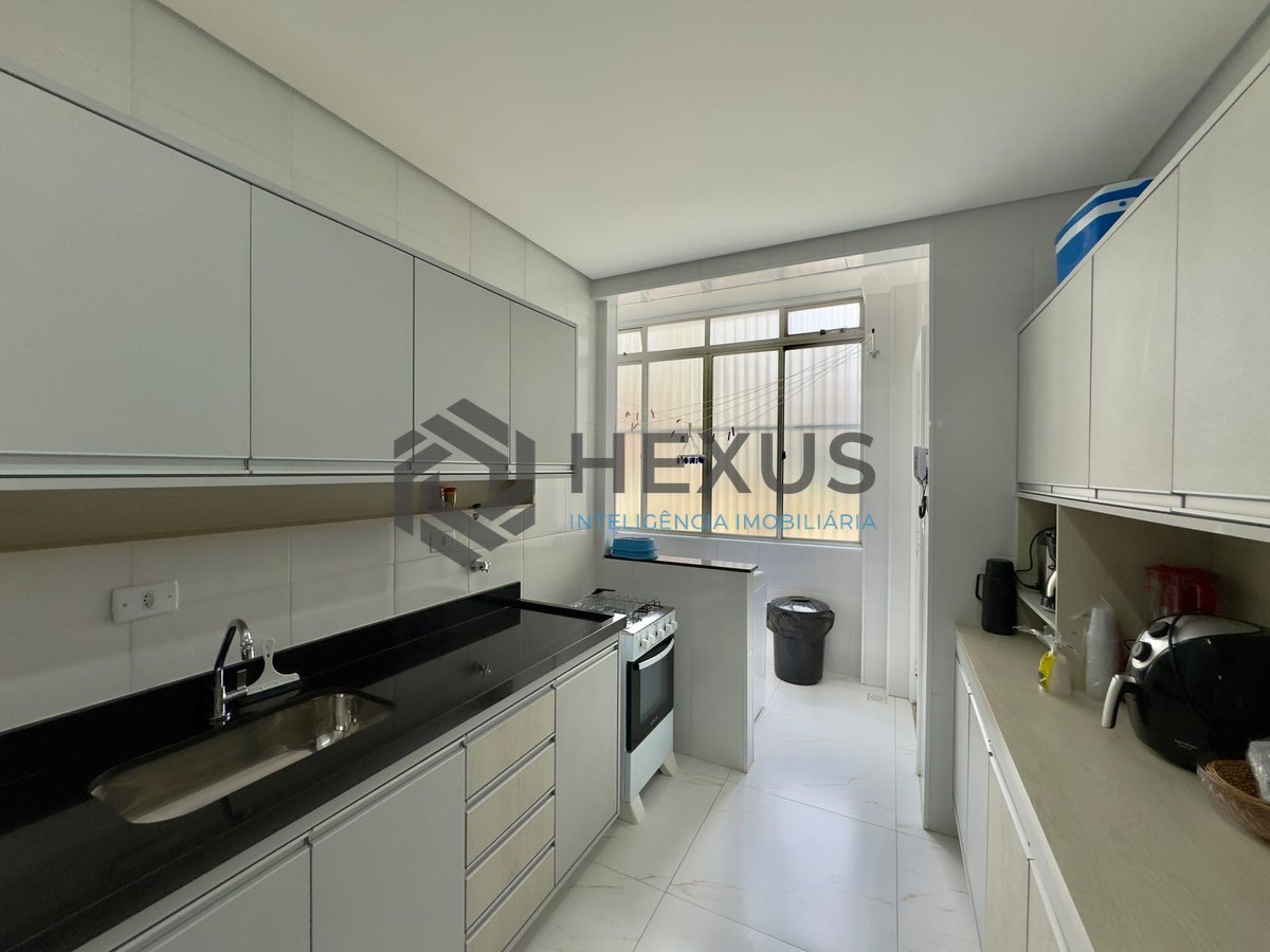 Foto 17 de Apartamento frente mar reformado com lazer na Praia das Pitangueiras, Guaruja