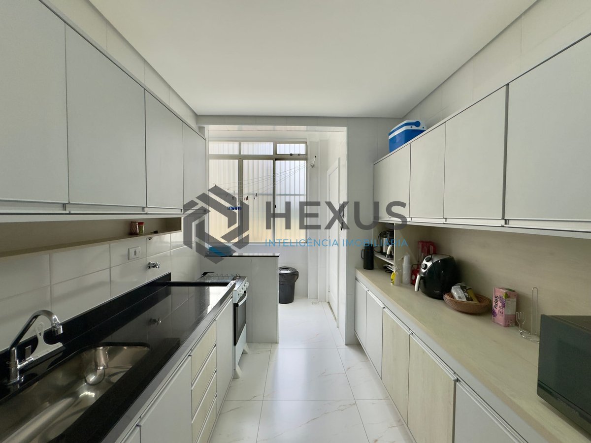 Foto 18 de Apartamento frente mar reformado com lazer na Praia das Pitangueiras, Guaruja