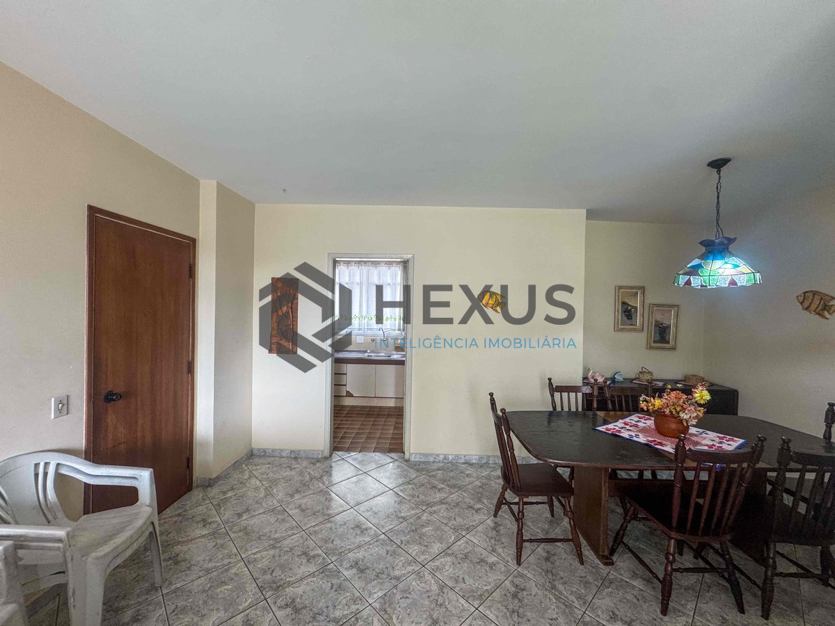 Foto 8 de Apartamento com varanda na praia das Pitangueiras, Hexus.