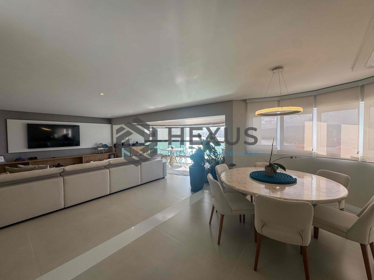 Foto 19 de Apartamento reformado frente mar com lazer de clube e varanda gourmet na Praia da Enseada, Guaruja