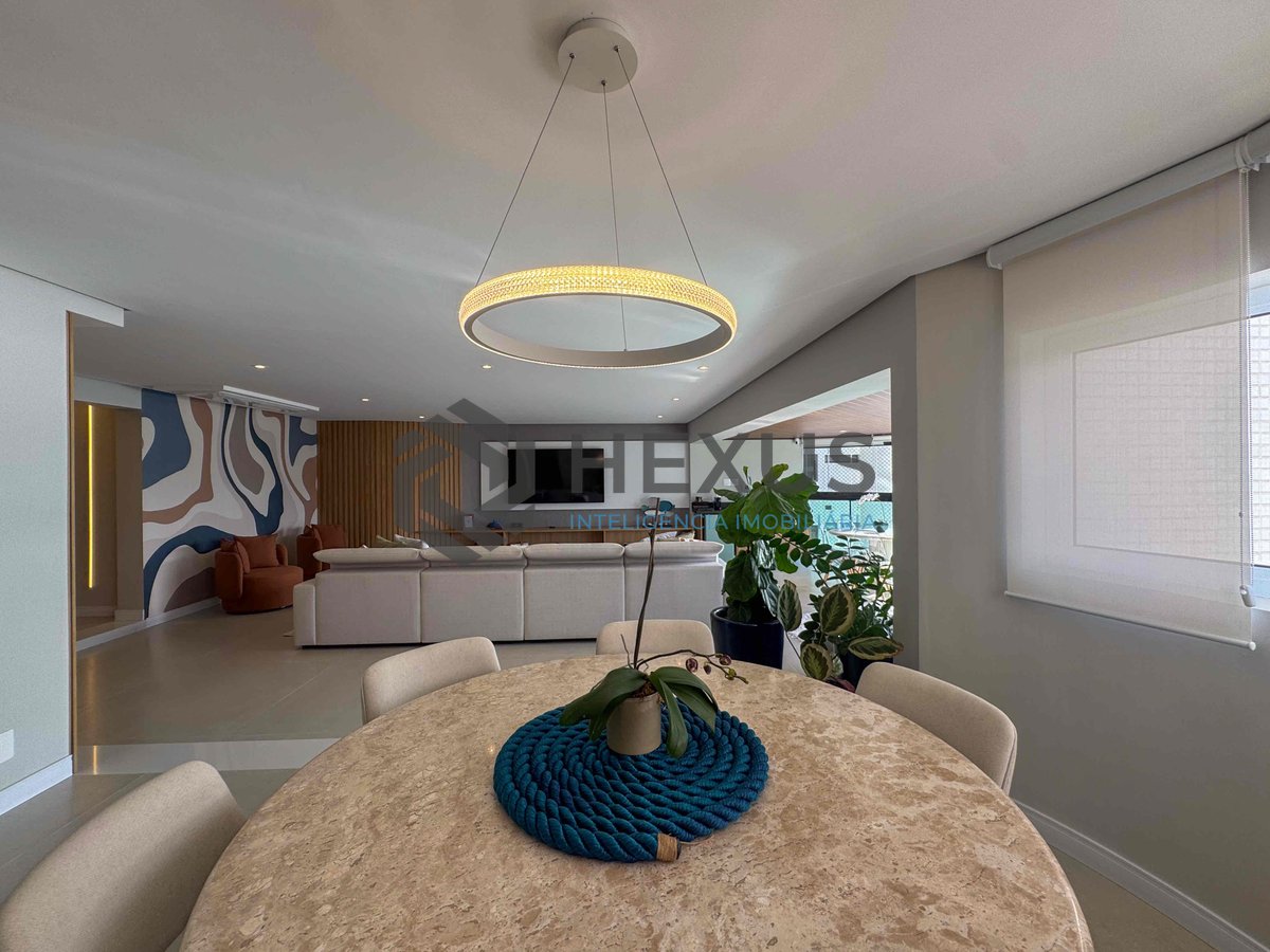 Foto 22 de Apartamento reformado frente mar com lazer de clube e varanda gourmet na Praia da Enseada, Guaruja