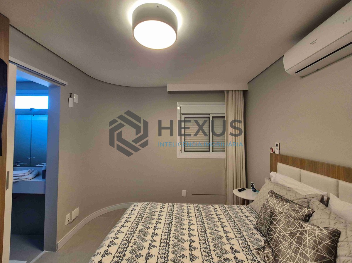 Foto 26 de Apartamento reformado frente mar com lazer de clube e varanda gourmet na Praia da Enseada, Guaruja