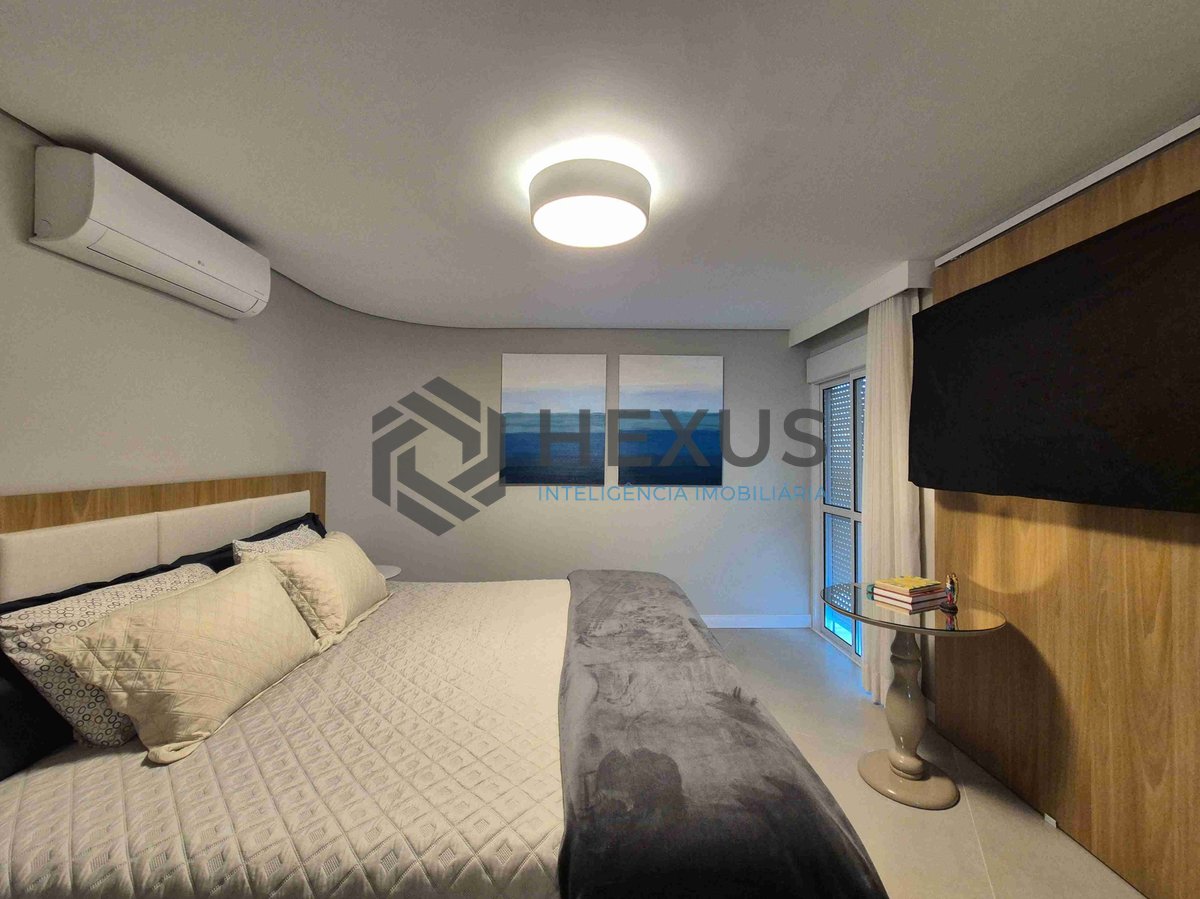 Foto 41 de Apartamento reformado frente mar com lazer de clube e varanda gourmet na Praia da Enseada, Guaruja