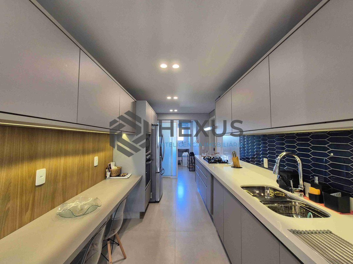 Foto 51 de Apartamento reformado frente mar com lazer de clube e varanda gourmet na Praia da Enseada, Guaruja