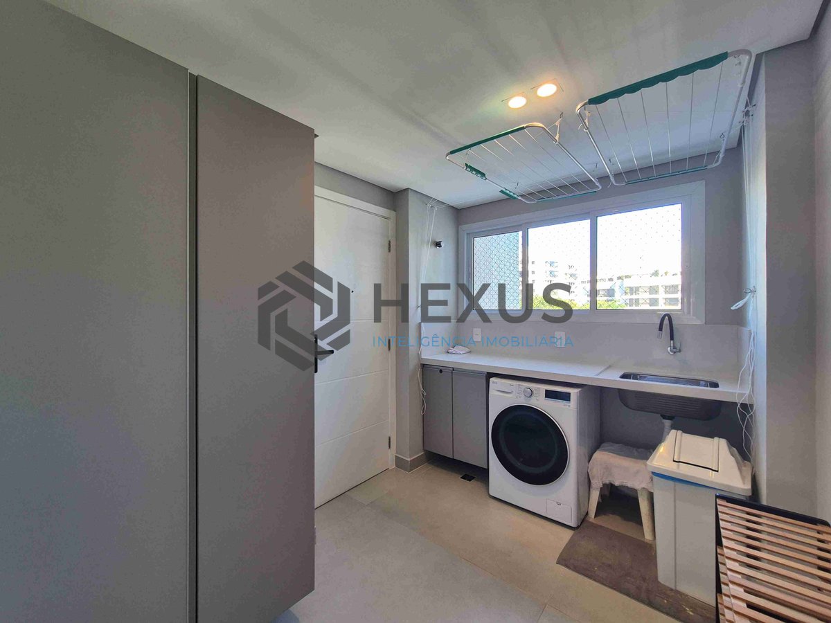 Foto 52 de Apartamento reformado frente mar com lazer de clube e varanda gourmet na Praia da Enseada, Guaruja
