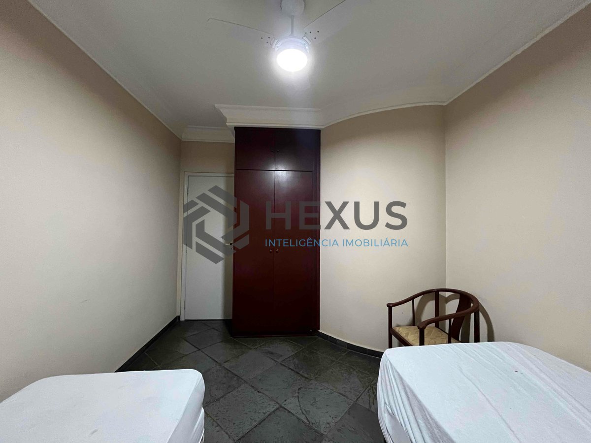 Foto 12 de Apartamento com varanda e lazer na beira mar da Praia das Pitangueiras, Guaruja