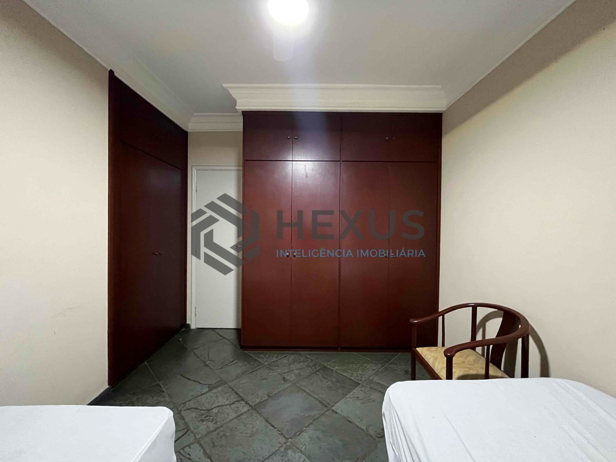 Foto 17 de Apartamento com varanda e lazer na beira mar da Praia das Pitangueiras, Guaruja