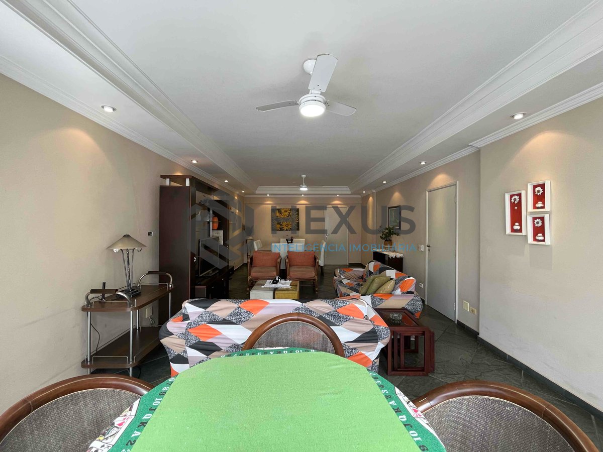 Foto 3 de Apartamento com varanda e lazer na beira mar da Praia das Pitangueiras, Guaruja
