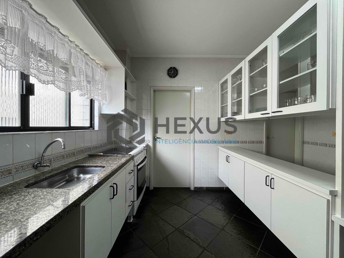 Foto 25 de Apartamento com varanda e lazer na beira mar da Praia das Pitangueiras, Guaruja