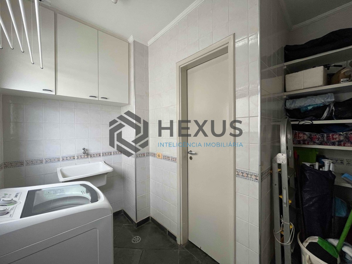 Foto 28 de Apartamento com varanda e lazer na beira mar da Praia das Pitangueiras, Guaruja