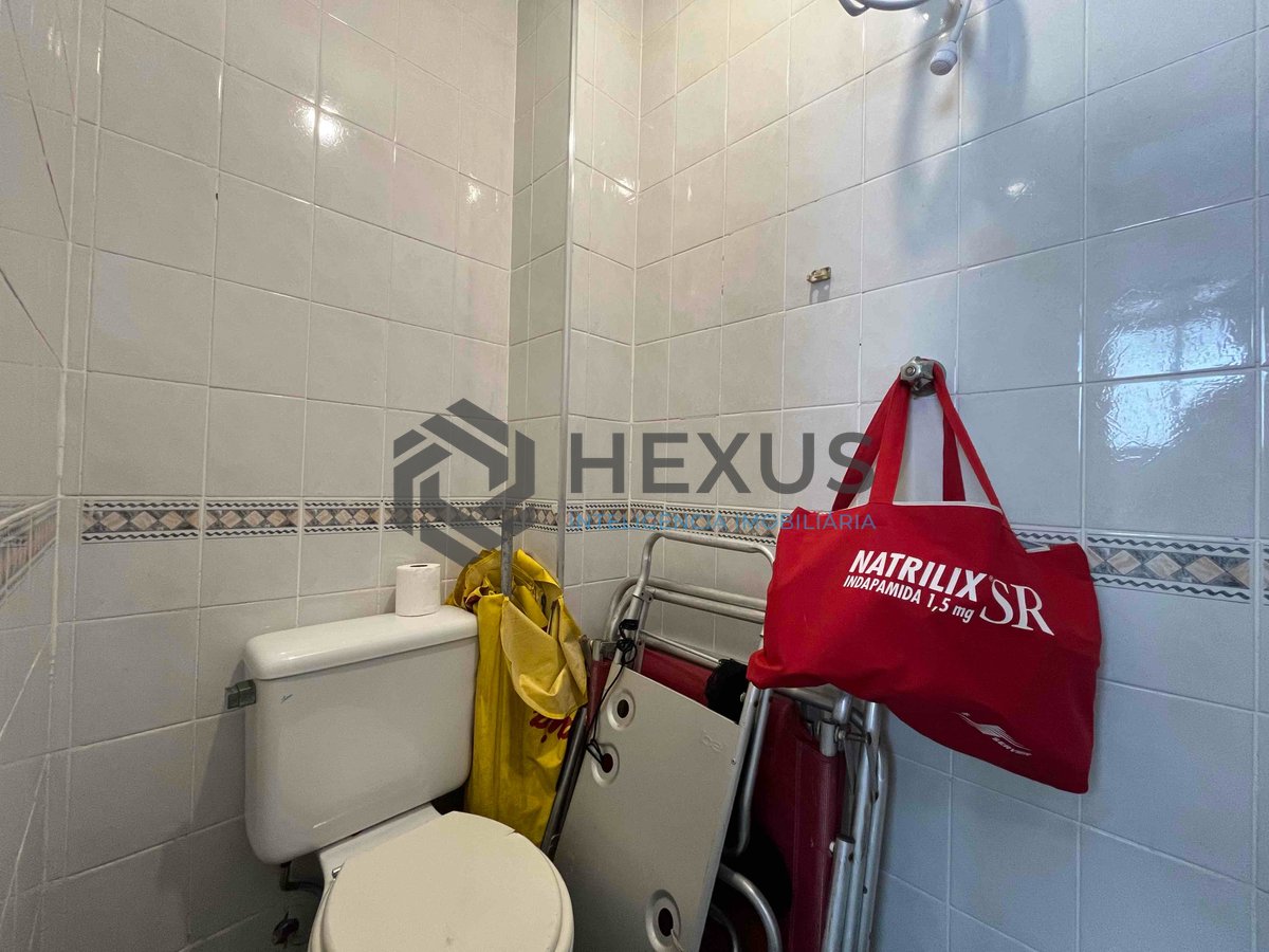 Foto 30 de Apartamento com varanda e lazer na beira mar da Praia das Pitangueiras, Guaruja