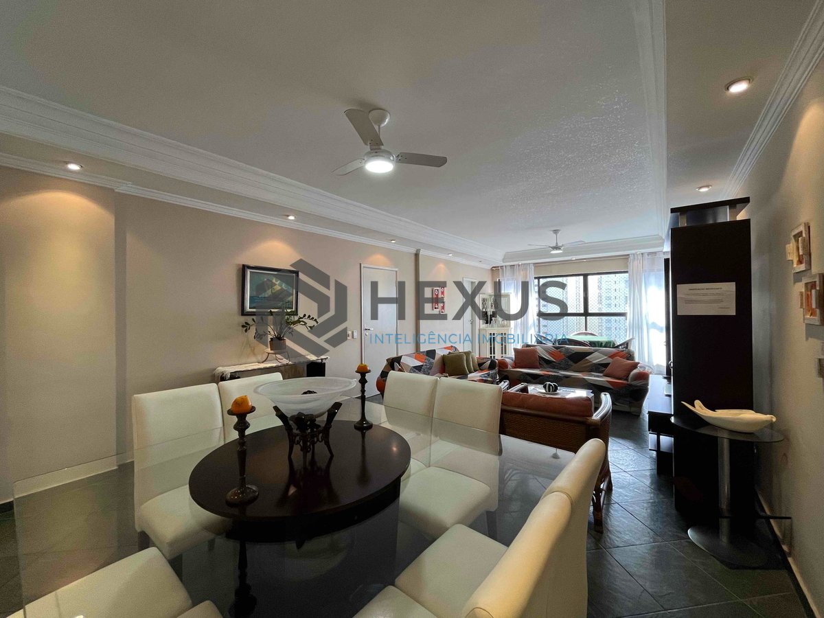 Foto 5 de Apartamento com varanda e lazer na beira mar da Praia das Pitangueiras, Guaruja