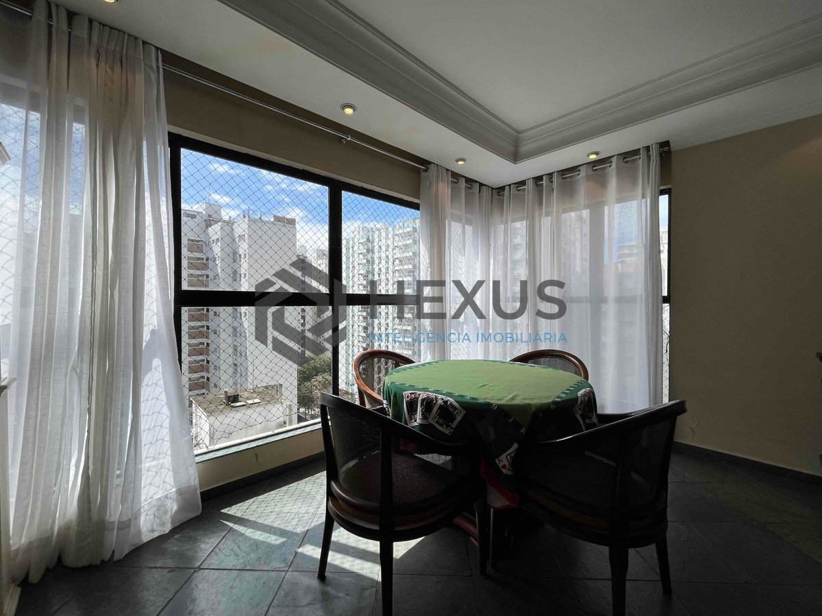 Foto 8 de Apartamento com varanda e lazer na beira mar da Praia das Pitangueiras, Guaruja