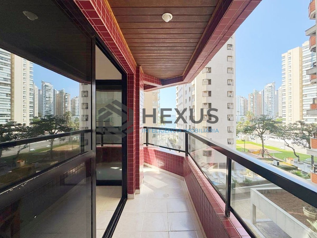 Foto 11 de Apartamento com varanda e vista livre a venda na quadra da praia das Asturias, Guaruja
