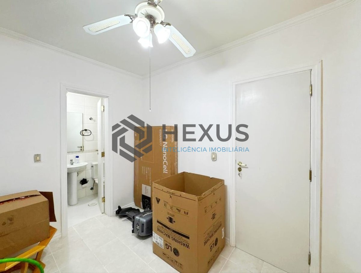 Foto 23 de Apartamento com varanda e vista livre a venda na quadra da praia das Asturias, Guaruja