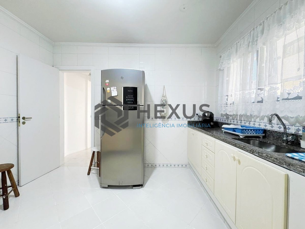 Foto 28 de Apartamento com varanda e vista livre a venda na quadra da praia das Asturias, Guaruja