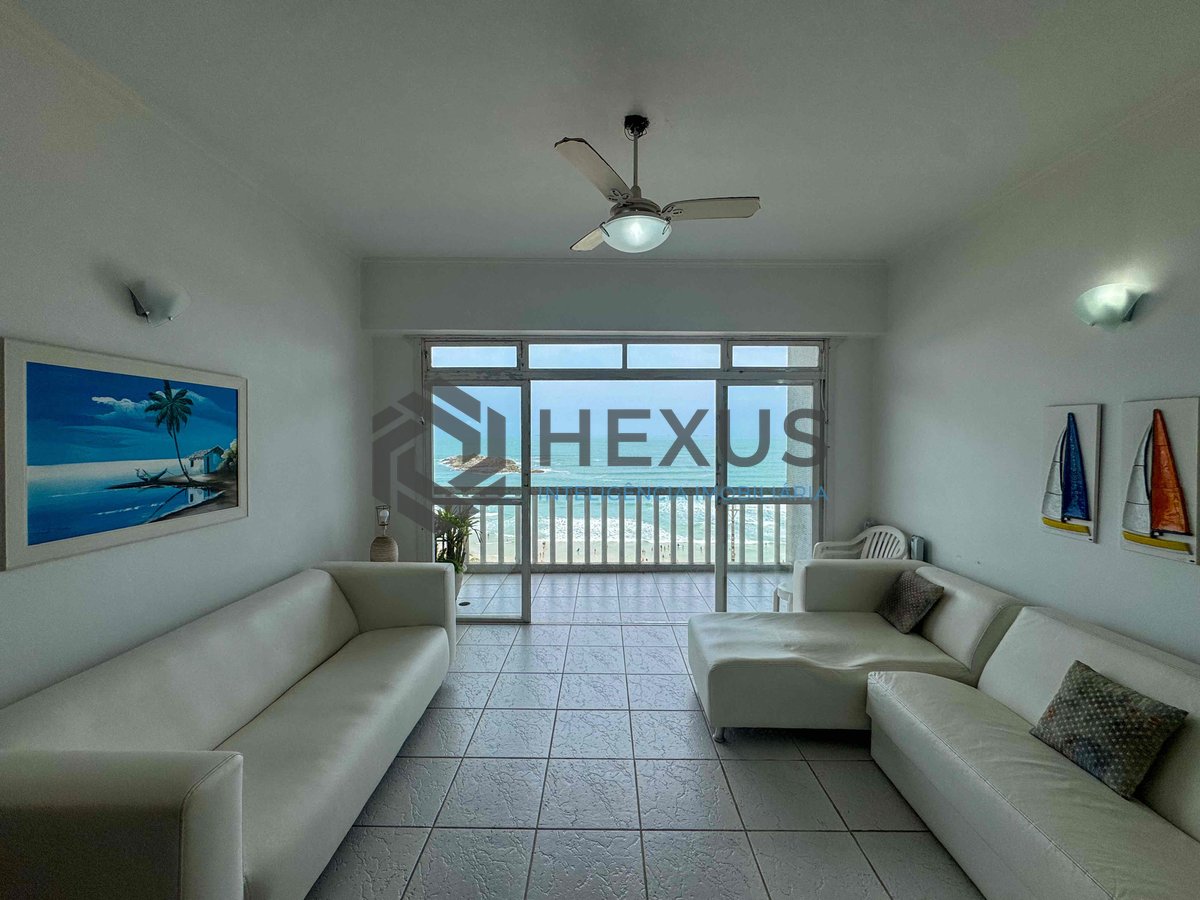 Foto 2 de Apartamento frente mar com varanda e vista mar na Praia das Pitangueiras, Guaruja