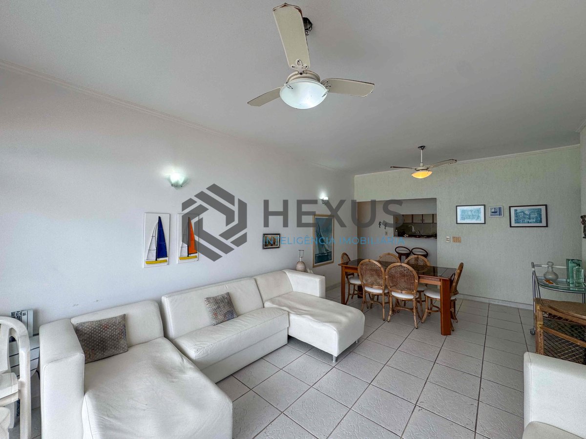 Foto 10 de Apartamento frente mar com varanda e vista mar na Praia das Pitangueiras, Guaruja
