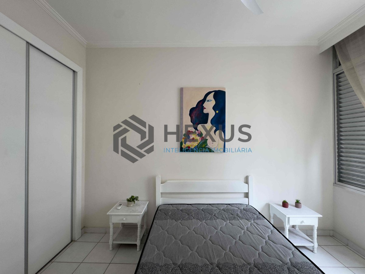 Foto 11 de Apartamento reformado e mobiliado com varanda na quadra mar da Praia das Pitangueiras, Guaruja