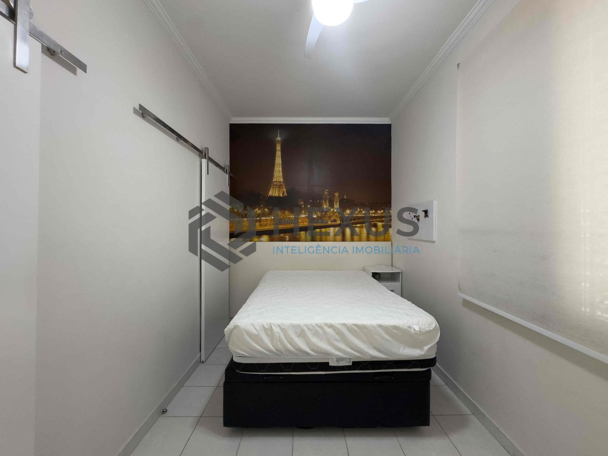 Foto 14 de Apartamento reformado e mobiliado com varanda na quadra mar da Praia das Pitangueiras, Guaruja