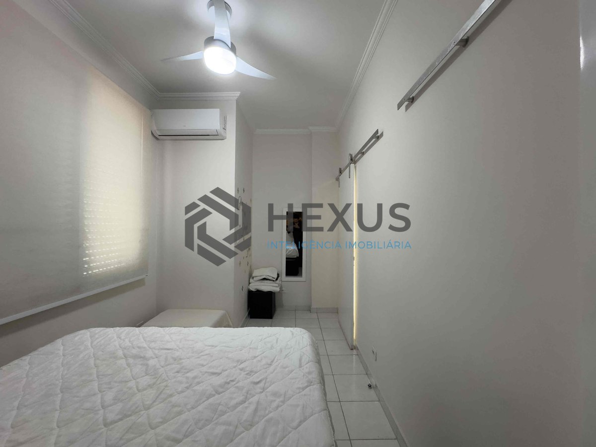 Foto 16 de Apartamento reformado e mobiliado com varanda na quadra mar da Praia das Pitangueiras, Guaruja