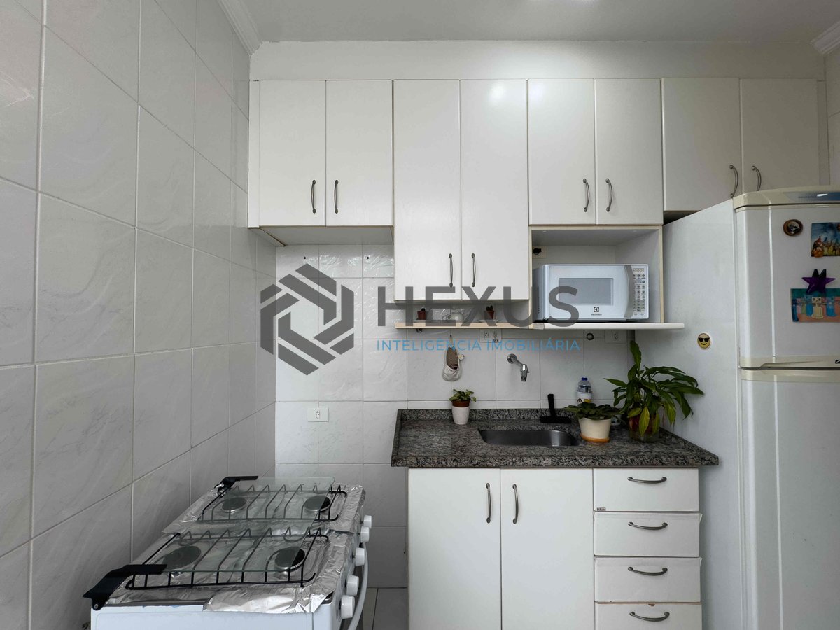 Foto 18 de Apartamento reformado e mobiliado com varanda na quadra mar da Praia das Pitangueiras, Guaruja