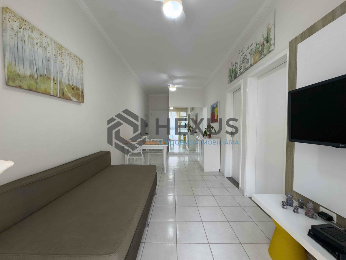 Foto 4 de Apartamento reformado e mobiliado com varanda na quadra mar da Praia das Pitangueiras, Guaruja
