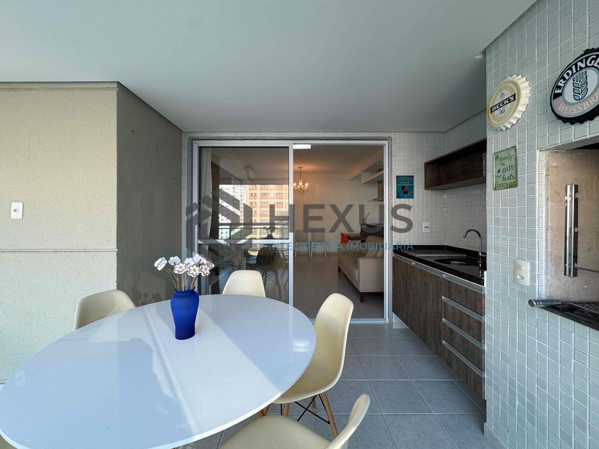 Foto 14 de Apartamento com varanda gourmet vista mar e lazer na Praia das Pitangueiras, Guaruja