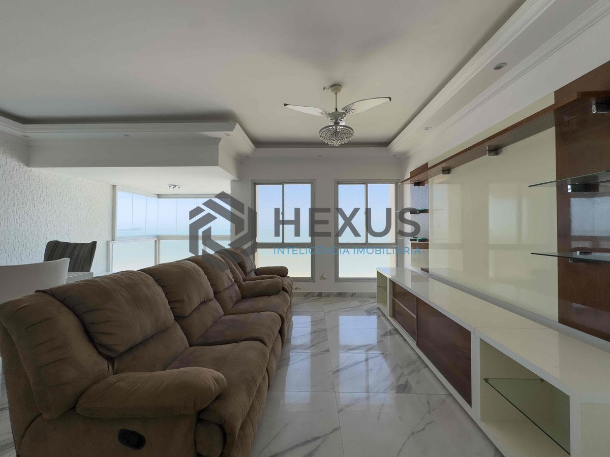 Foto 3 de Apartamento frente mar reformado com varanda e vista mar na Praia das Pitangueiras, Guaruja