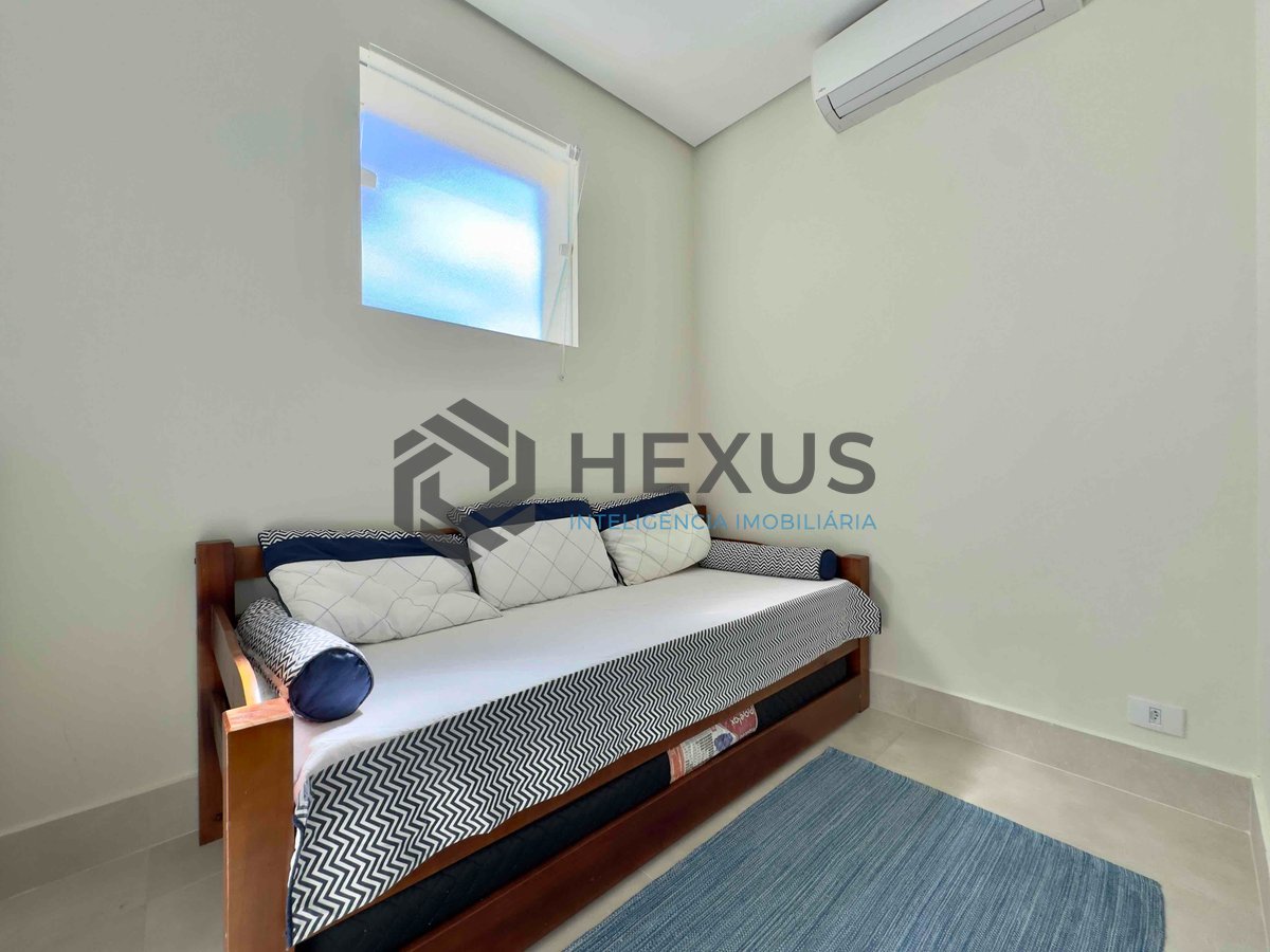 Foto 47 de Apartamento frente mar reformado com varanda e vista mar na Praia das Pitangueiras, Guaruja
