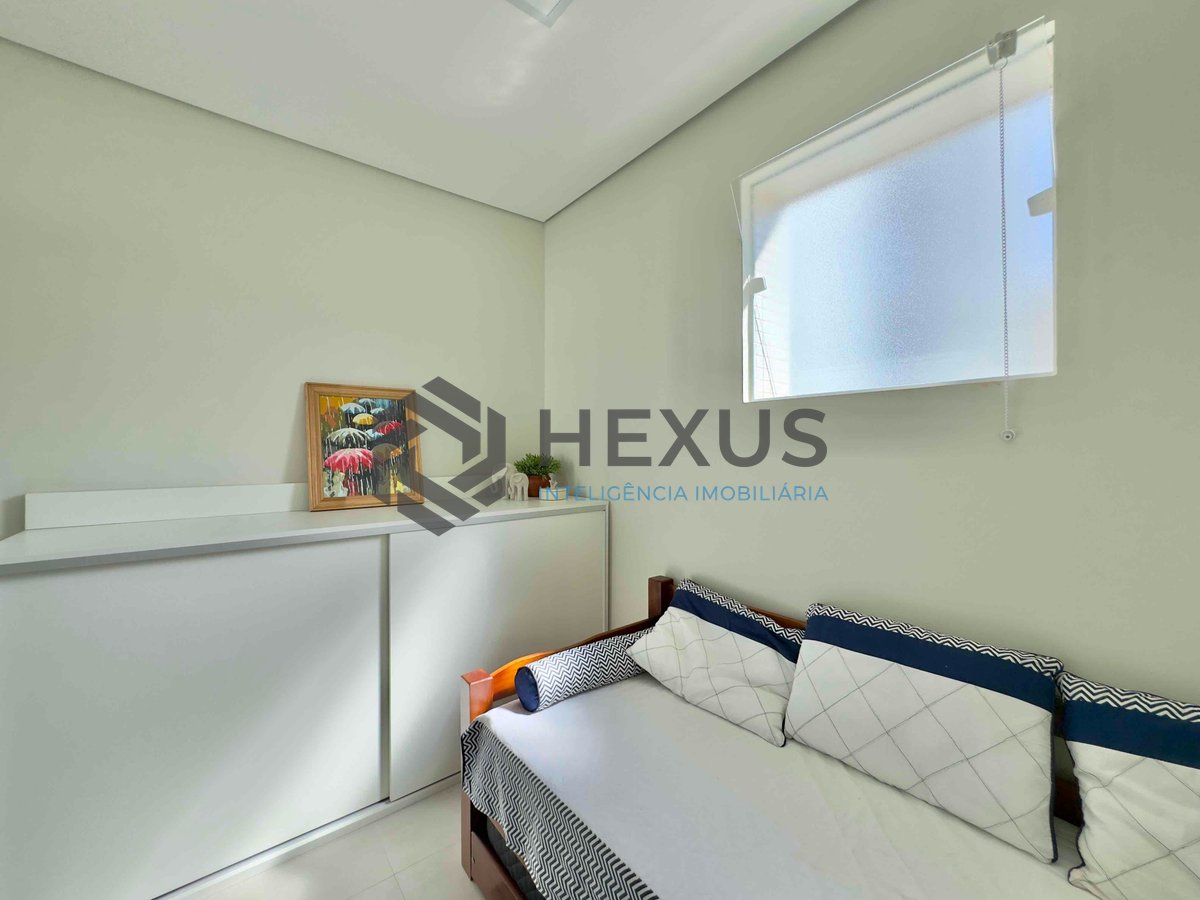 Foto 48 de Apartamento frente mar reformado com varanda e vista mar na Praia das Pitangueiras, Guaruja
