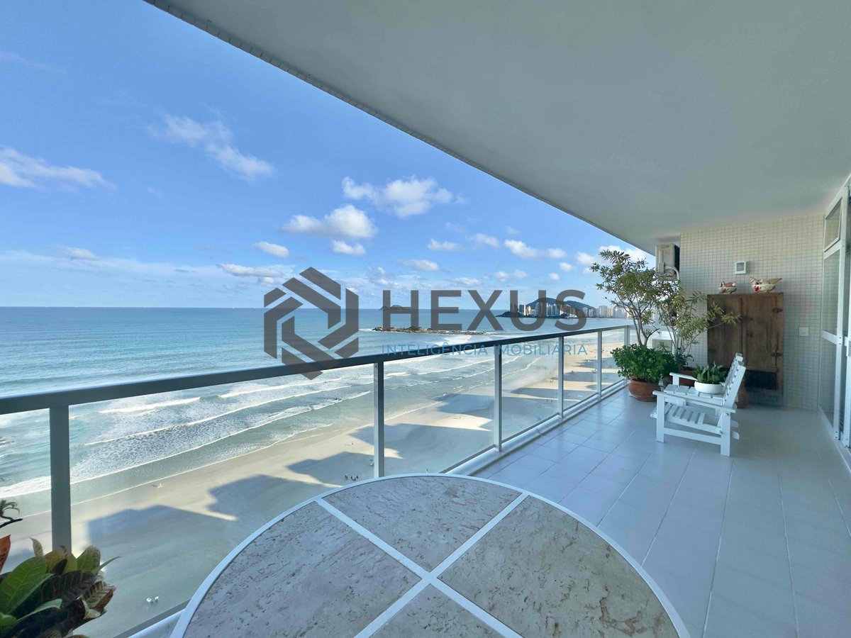 Foto 13 de Apartamento reformado frente mar com varanda vista mar e lazer na Praia das Pitangueiras, Guaruja
