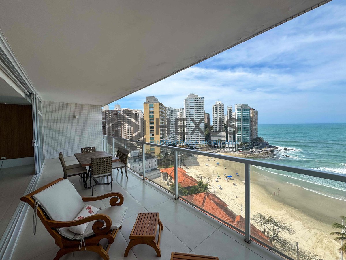 Foto 17 de Apartamento frente mar reformado com varanda e lazer na Praia das Pitangueiras, Guaruja