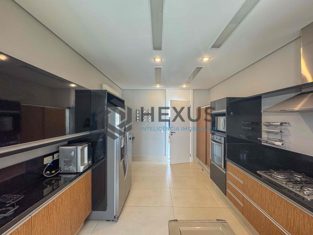 Foto 52 de Apartamento frente mar reformado com varanda e lazer na Praia das Pitangueiras, Guaruja