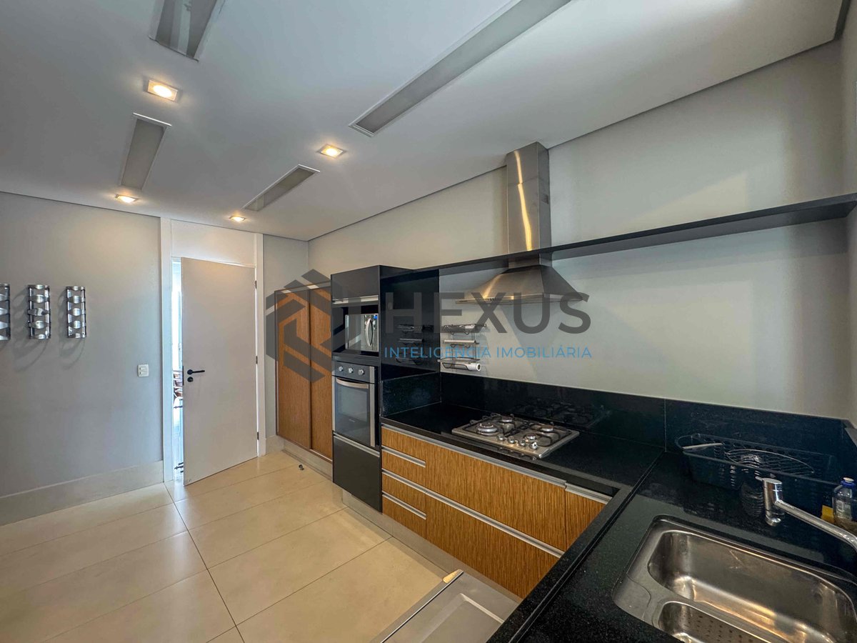 Foto 53 de Apartamento frente mar reformado com varanda e lazer na Praia das Pitangueiras, Guaruja