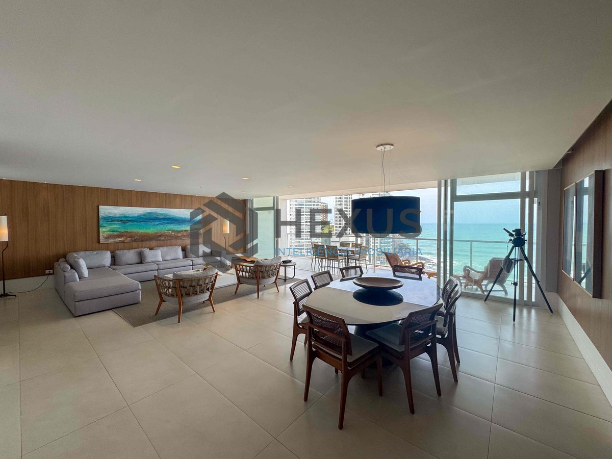 Foto 7 de Apartamento frente mar reformado com varanda e lazer na Praia das Pitangueiras, Guaruja