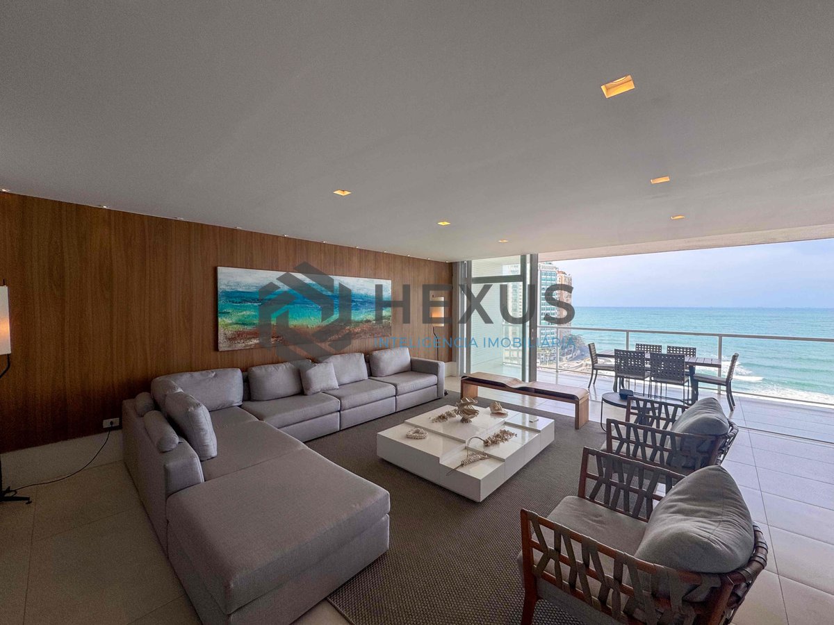 Foto 8 de Apartamento frente mar reformado com varanda e lazer na Praia das Pitangueiras, Guaruja