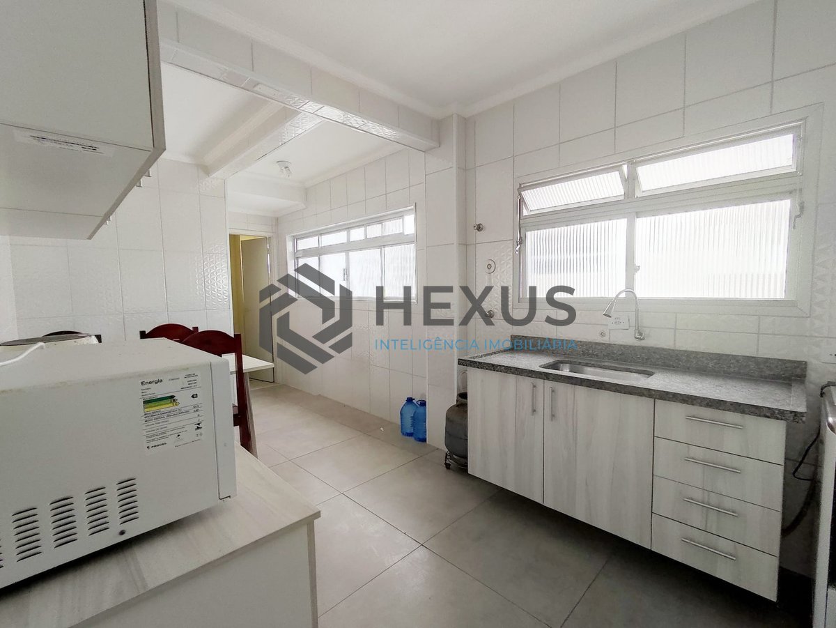Foto 15 de Apartamento com varanda a uma quadra da Praia das Asturias, Guaruja