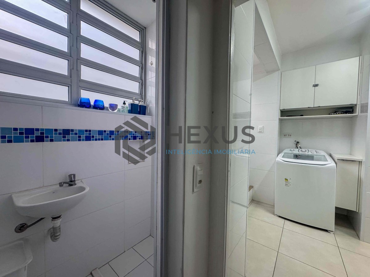 Foto 20 de Apartamento frente mar com varanda vista mar na Praia das Pitangueiras, Guaruja