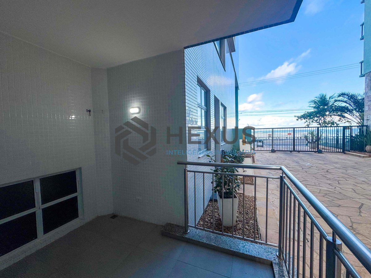 Foto 7 de Apartamento frente mar com varanda vista mar na Praia das Pitangueiras, Guaruja