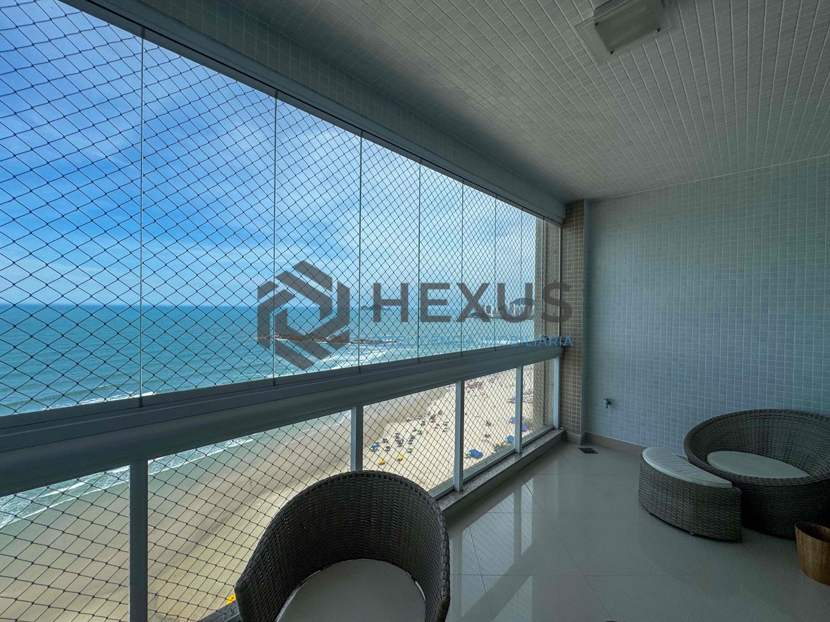Foto 8 de Apartamento reformado frente mar com varanda e vista oceânica na Praia das Pitangueiras, Guaruja