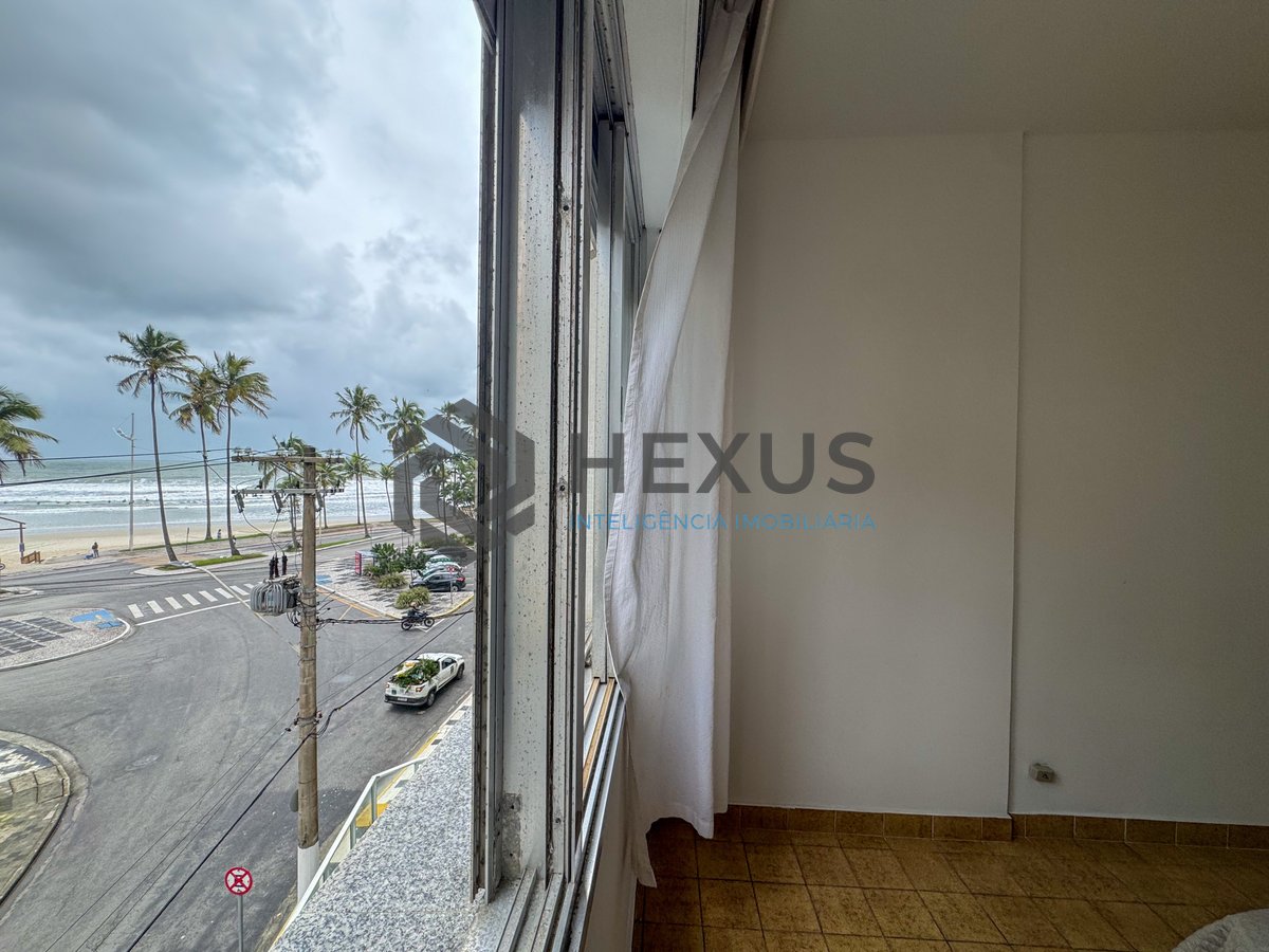 Foto 16 de Apartamento frente mar com vista mar na Praia das Pitangueiras, Guaruja