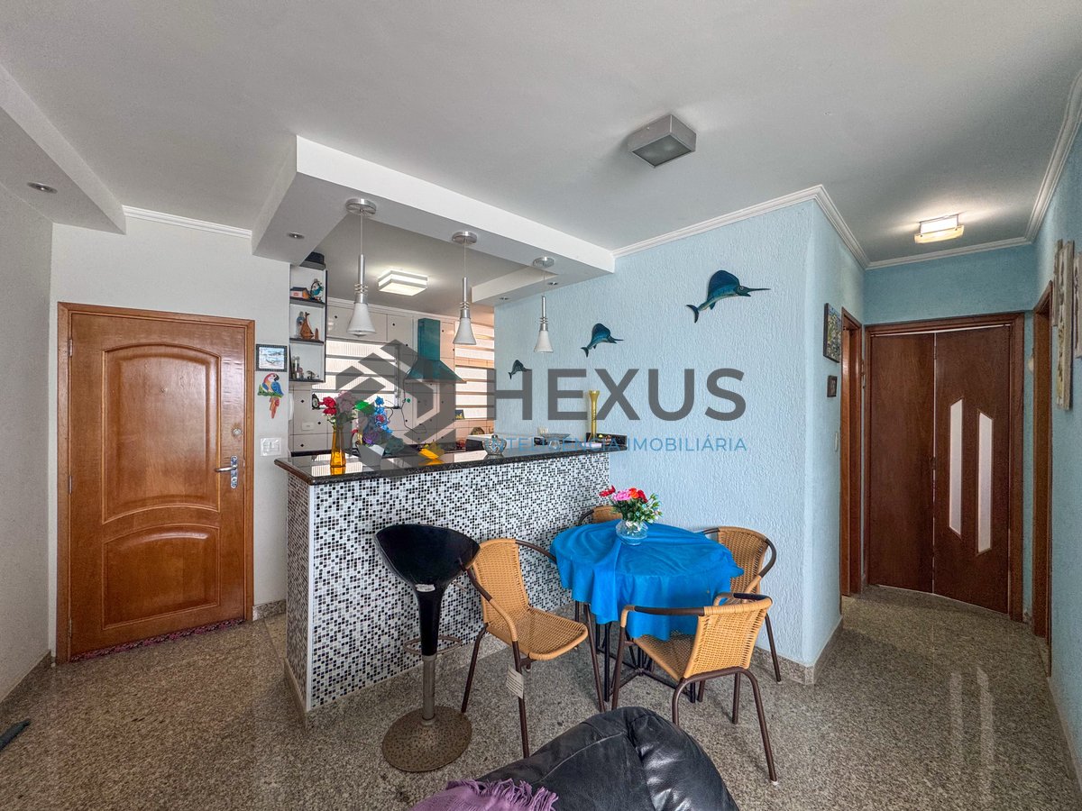 Foto 5 de Apartamento frente mar com varanda na Praia das Pitangueiras, Guaruja