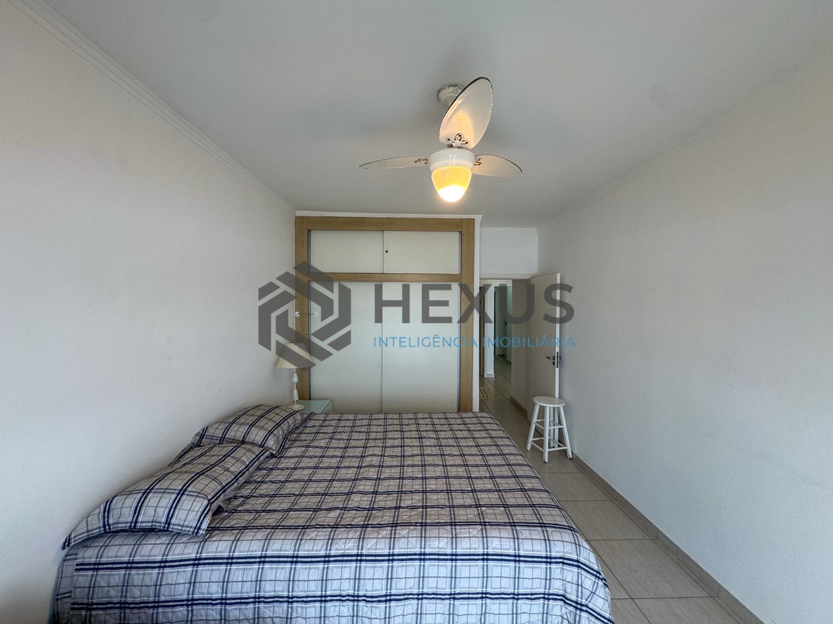 Foto 18 de Apartamento frente mar com varanda na Praia das Pitangueiras, Guaruja