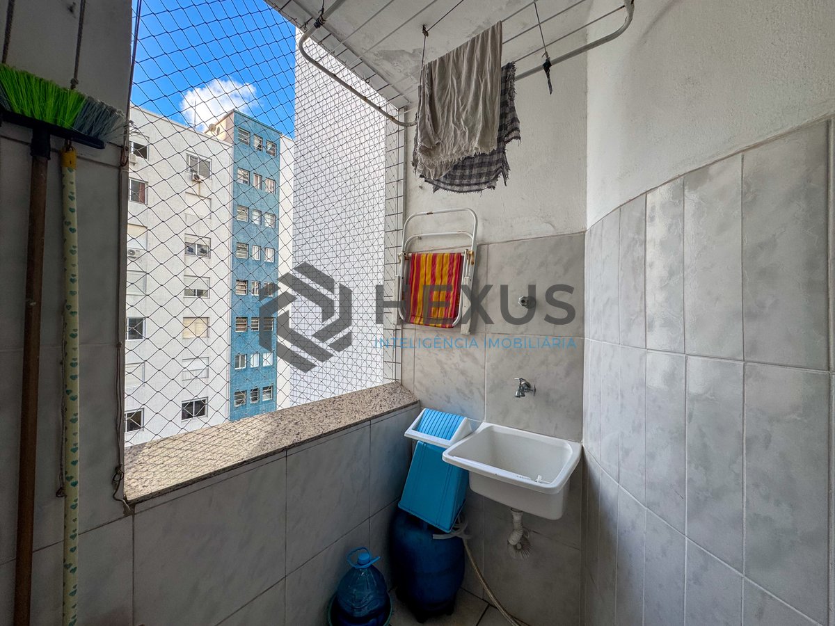 Foto 19 de Apartamento frente mar com varanda e vista na Praia das Pitangueiras, Guaruja