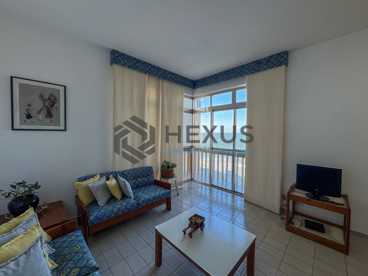 Foto 5 de Apartamento frente mar com varanda e vista mar na Praia das Pitangueiras, Guaruja
