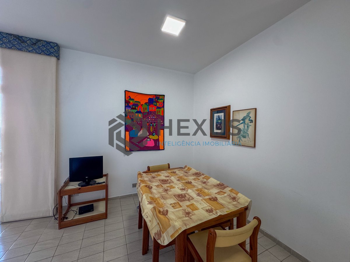 Foto 6 de Apartamento frente mar com varanda e vista mar na Praia das Pitangueiras, Guaruja
