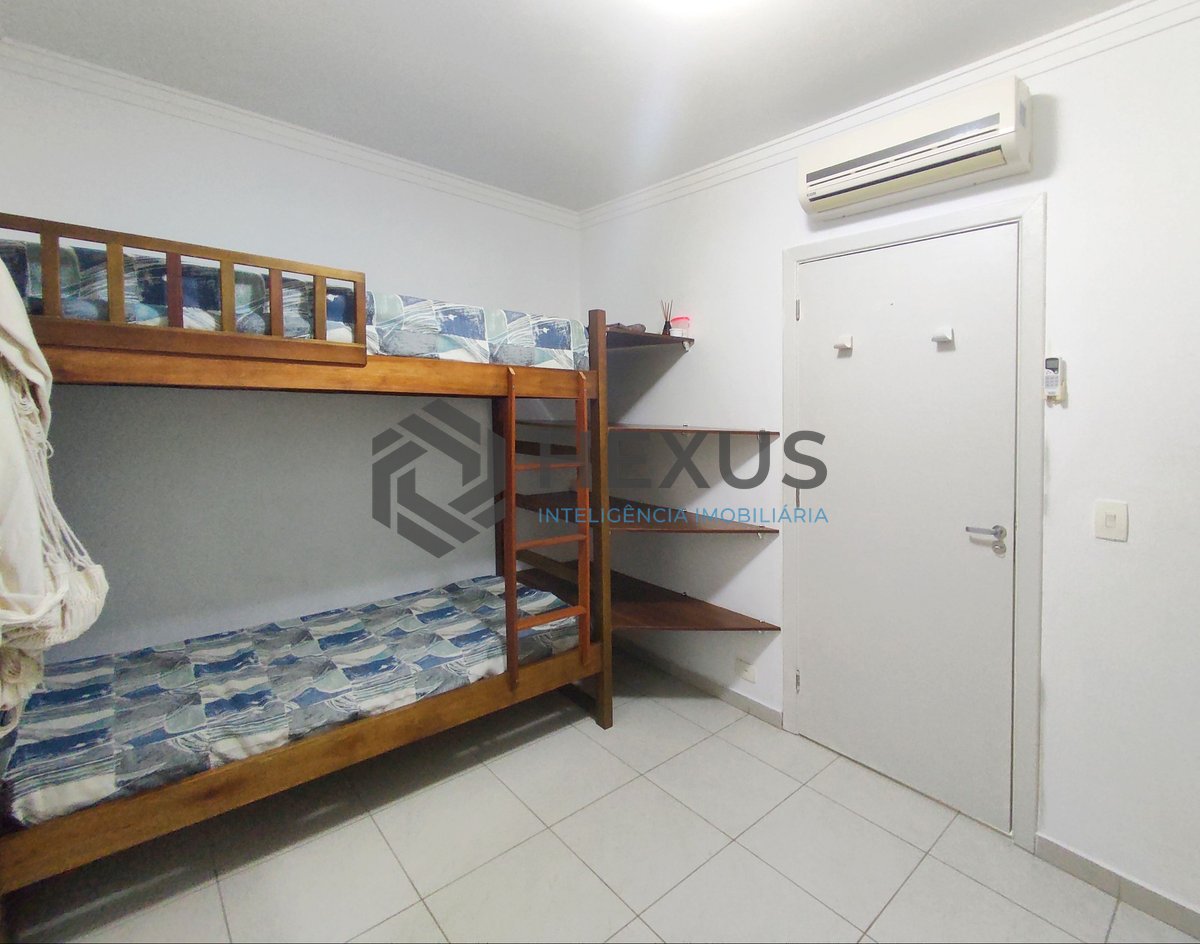 Foto 11 de Apartamento reformado com varanda e vista mar a uma quadra da Praia das Asturias, Guaruja